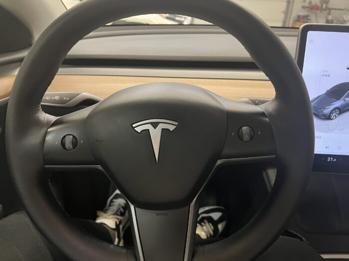 2023 Tesla Model Y LONG RANGE AWD - Image 13