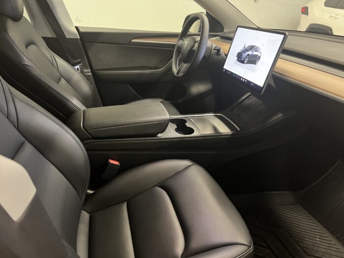 2023 Tesla Model Y LONG RANGE AWD - Image 11