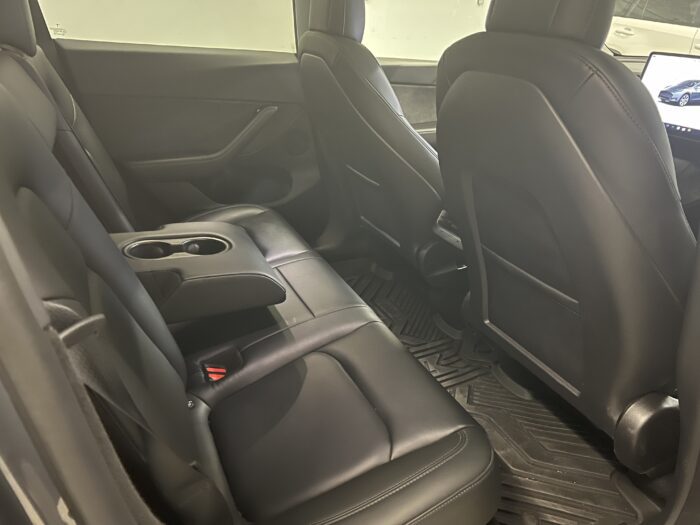 2023 Tesla Model Y LONG RANGE AWD - Image 12