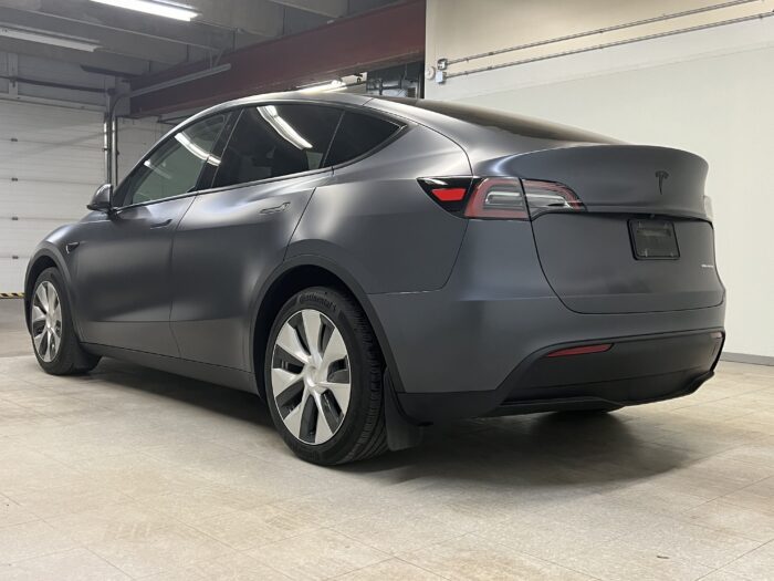 2023 Tesla Model Y LONG RANGE AWD - Image 6