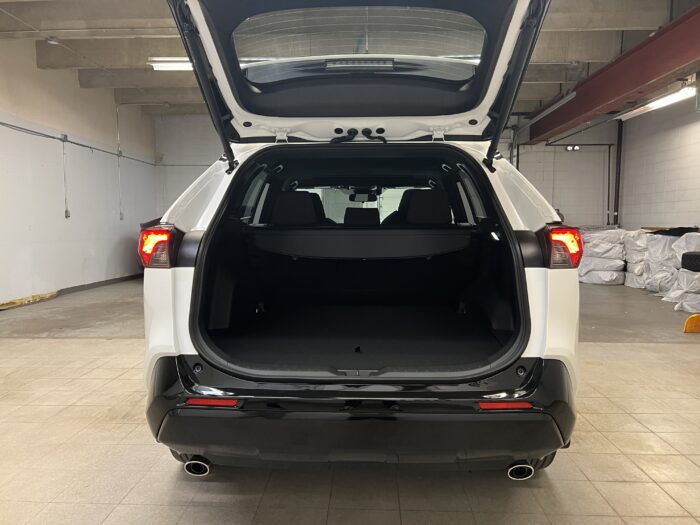 2024 TOYOTA RAV4 PRIME SE PLUG IN Hybrid AWD - Image 9