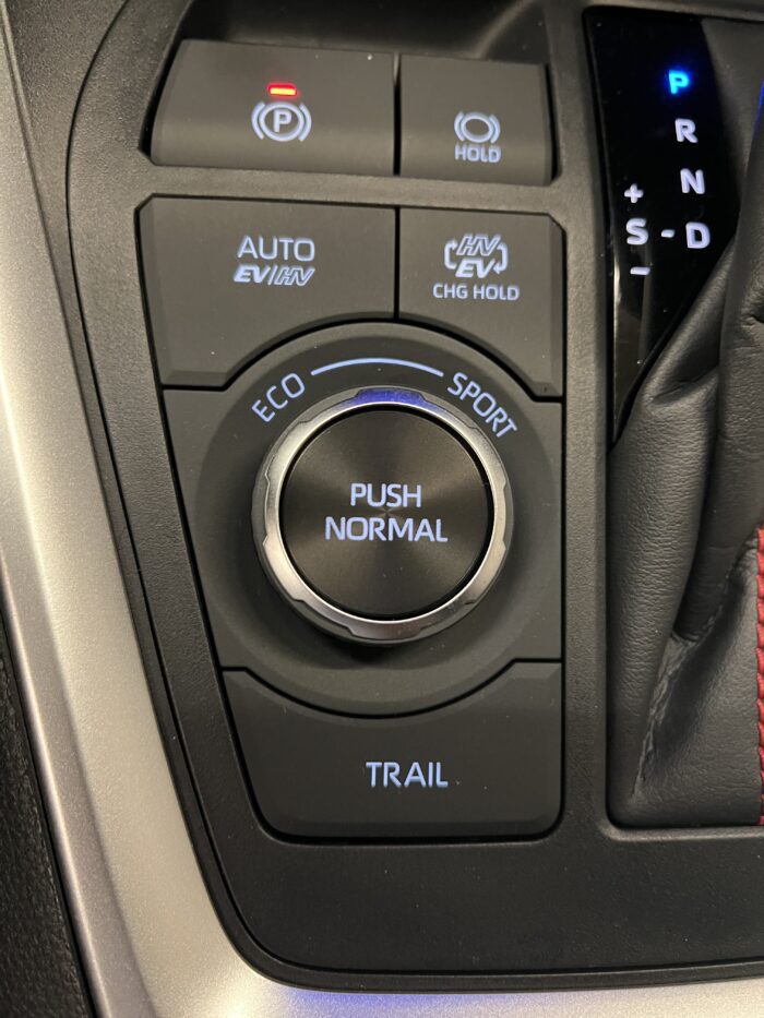 2024 TOYOTA RAV4 PRIME SE PLUG IN Hybrid AWD - Image 13