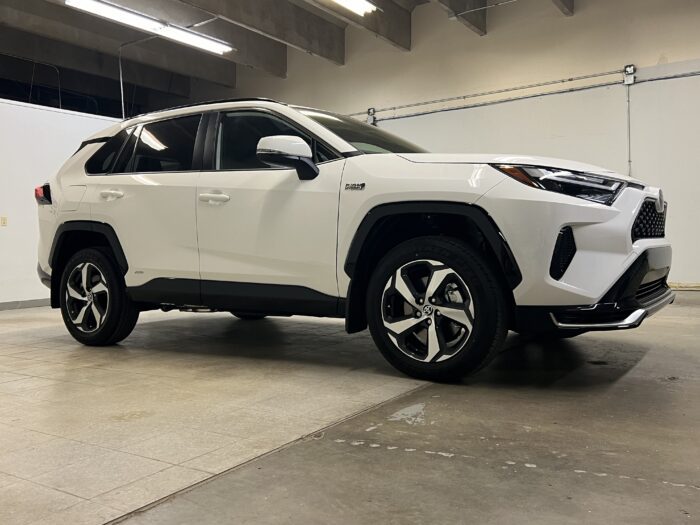 2024 TOYOTA RAV4 PRIME SE PLUG IN Hybrid AWD - Image 3