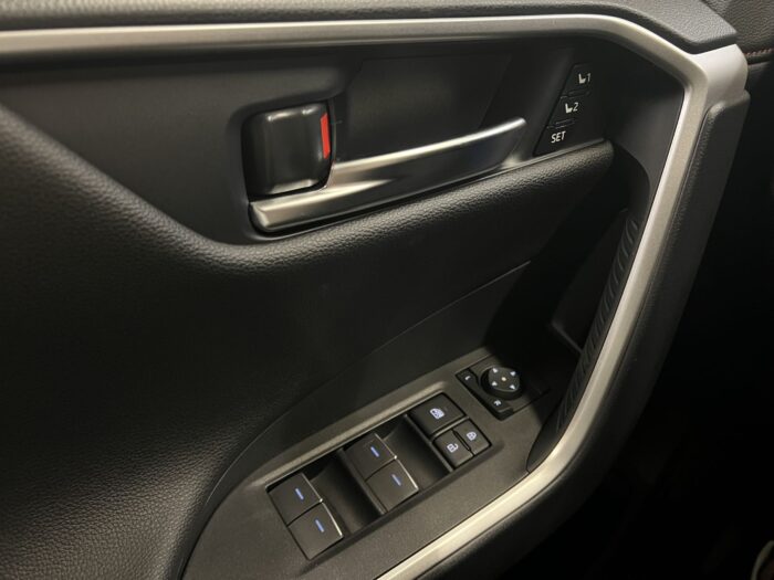 2024 TOYOTA Rav4 Prime XSE with TEC Package - Image 13