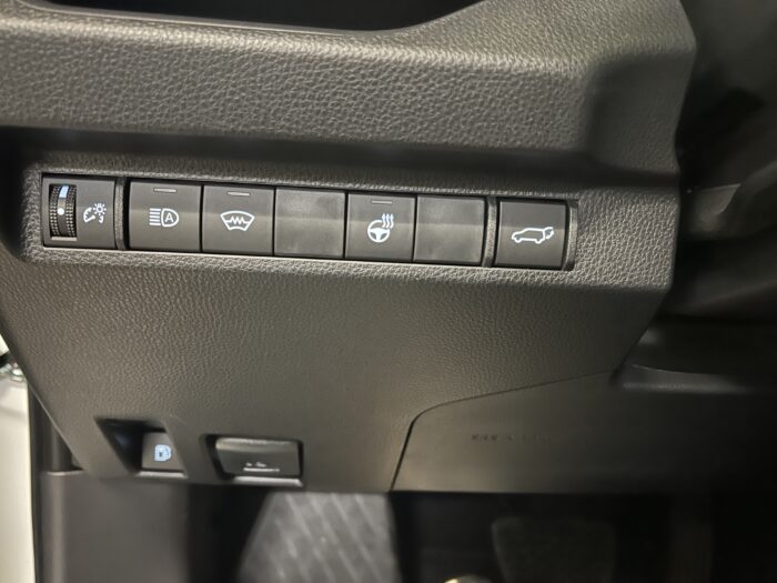 2024 TOYOTA RAV4 PRIME SE PLUG IN Hybrid AWD - Image 15