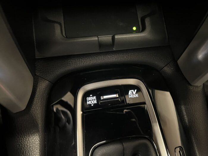 2024 TOYOTA COROLLA CROSS XSE HYBRID AWD - Image 13