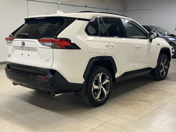 2024 TOYOTA RAV4 PRIME SE PLUG IN Hybrid AWD - Image 5