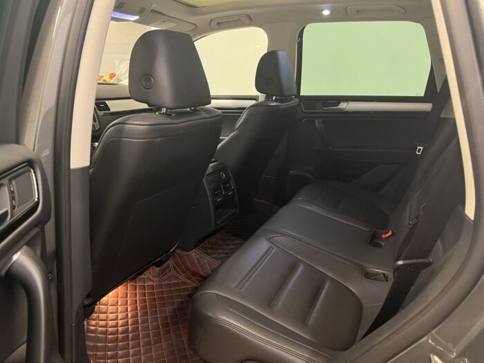 2015 VOLKSWAGEN TOUAREG - Image 14