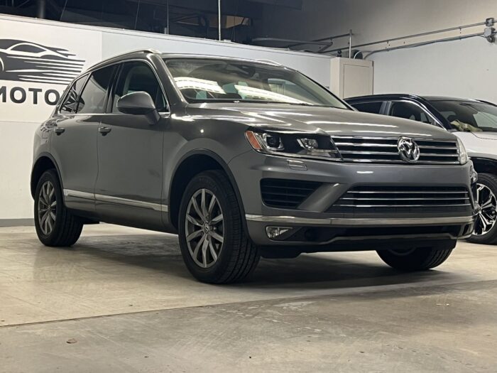 2015 VOLKSWAGEN TOUAREG - Image 2