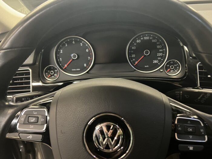 2015 VOLKSWAGEN TOUAREG - Image 7