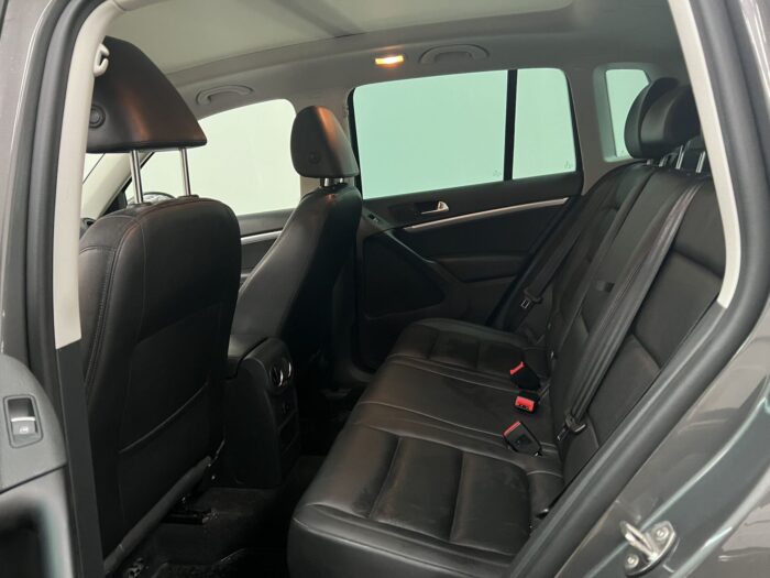 2015 Volkswagen Tiguan Highline 4motion"PENDING" - Image 9