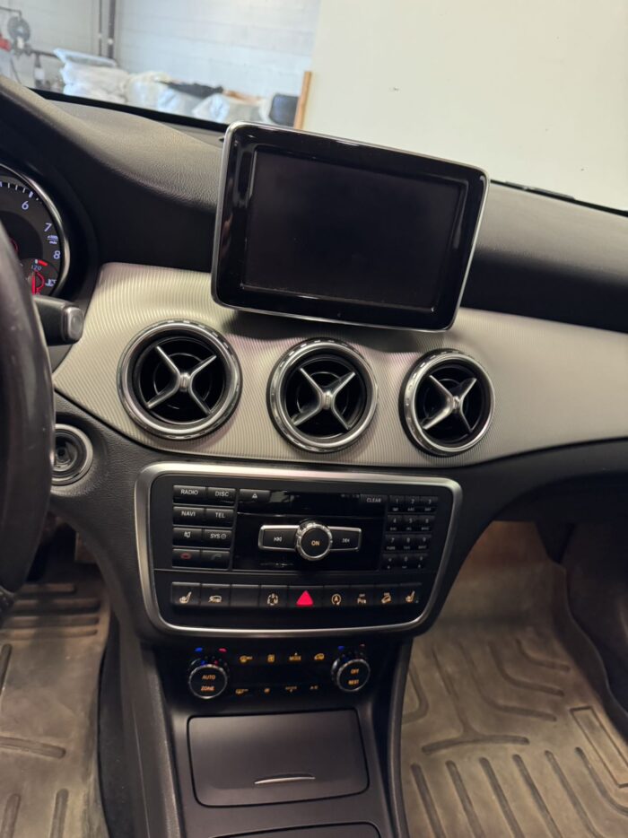 2015 MERCEDES BENZ GLA250 - Image 6