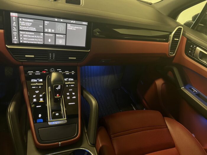 2021 Porsche Cayenne "PENDING" - Image 12