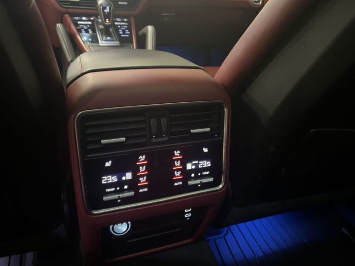 2021 Porsche Cayenne "PENDING" - Image 15