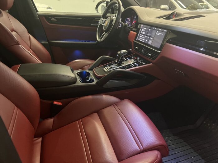2021 Porsche Cayenne "PENDING" - Image 17