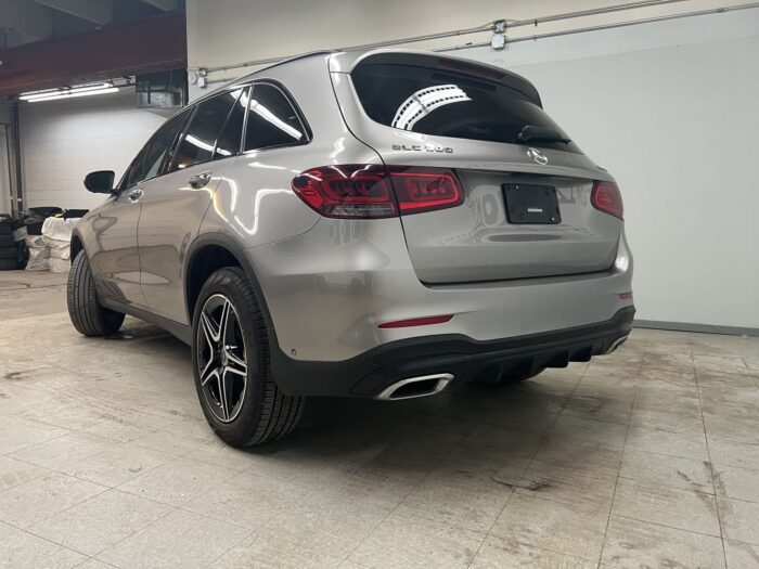 2022 Mercedes-Benz GLC 300 4MATIC SUV - Image 3