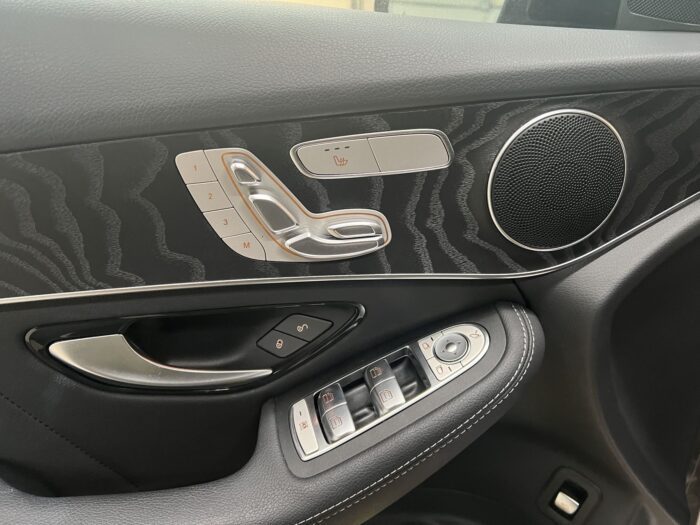 2022 Mercedes-Benz GLC 300 4MATIC SUV - Image 8