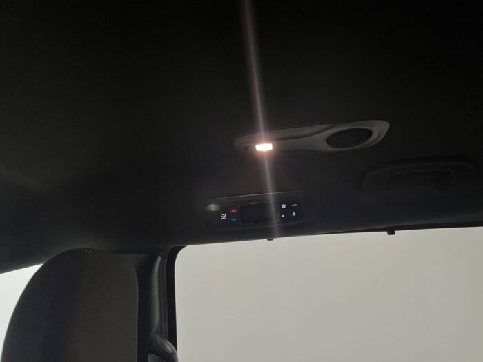 2022 Chrysler Pacifica Touring AWD - Image 9