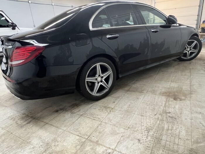 2017 Mercedes-Benz E-Class 4dr Sdn E 300 4MATIC - Image 5