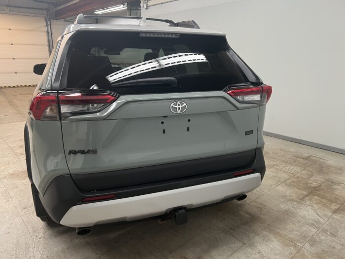 2019 Toyota RAV4 AWD Trail - Image 4