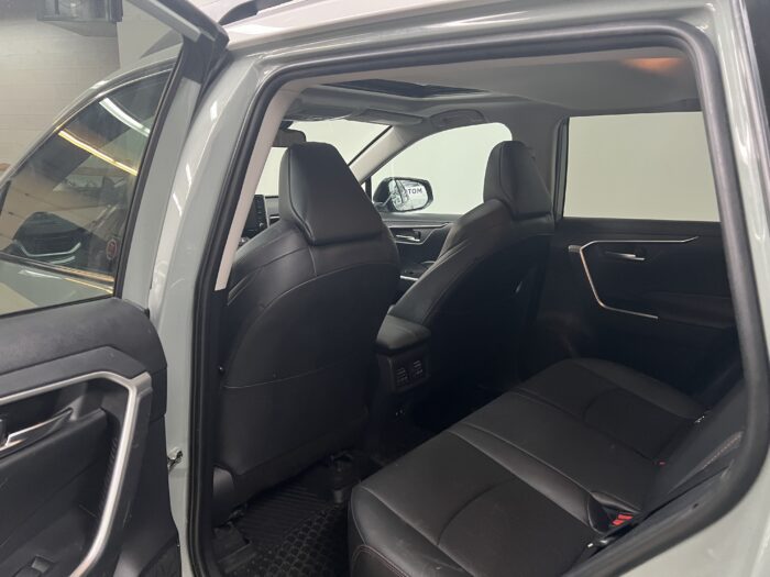 2019 Toyota RAV4 AWD Trail - Image 8