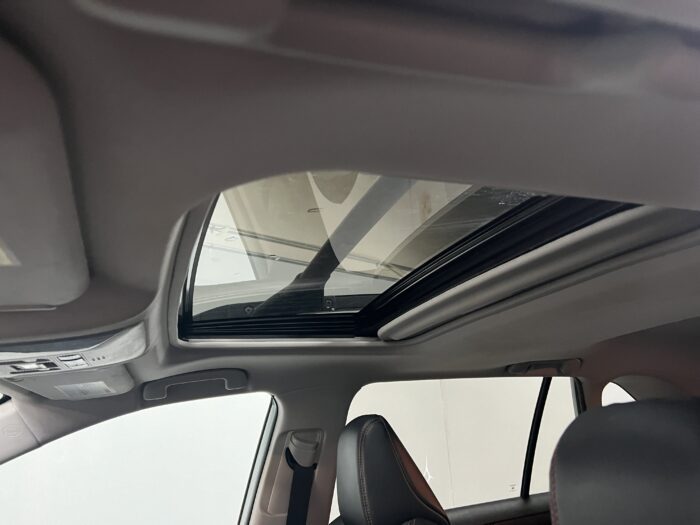 2019 Toyota RAV4 AWD Trail - Image 16