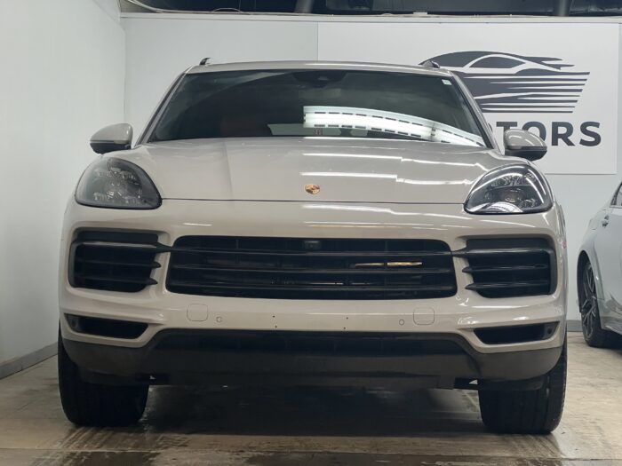 2020 PORSCHE CAYENNE CHALK WITH RED