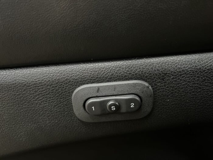 2012 JEEP GRAND CHEROKEE HEMI 5.7V8 - Image 8