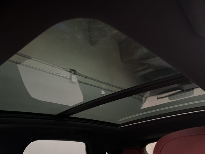 2020 PORSCHE CAYENNE CHALK WITH RED - Image 15