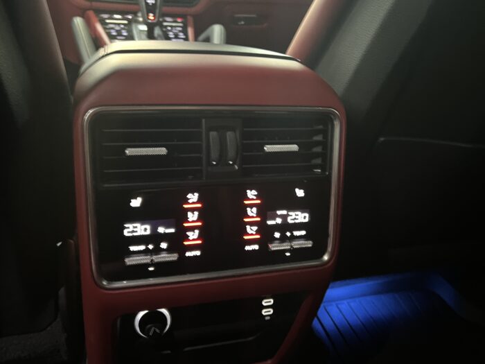2020 PORSCHE CAYENNE CHALK WITH RED - Image 11