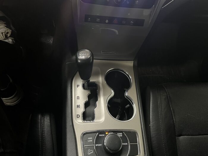 2012 JEEP GRAND CHEROKEE HEMI 5.7V8 - Image 14