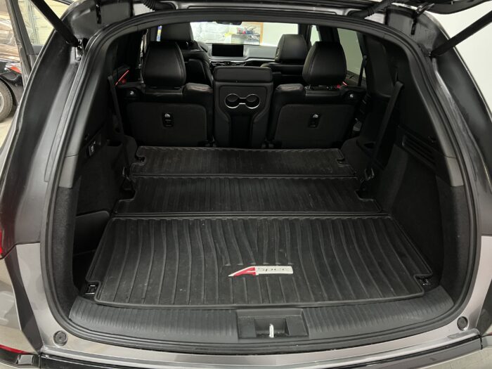2022 Acura MDX A-Spec SH-AWD - Image 10