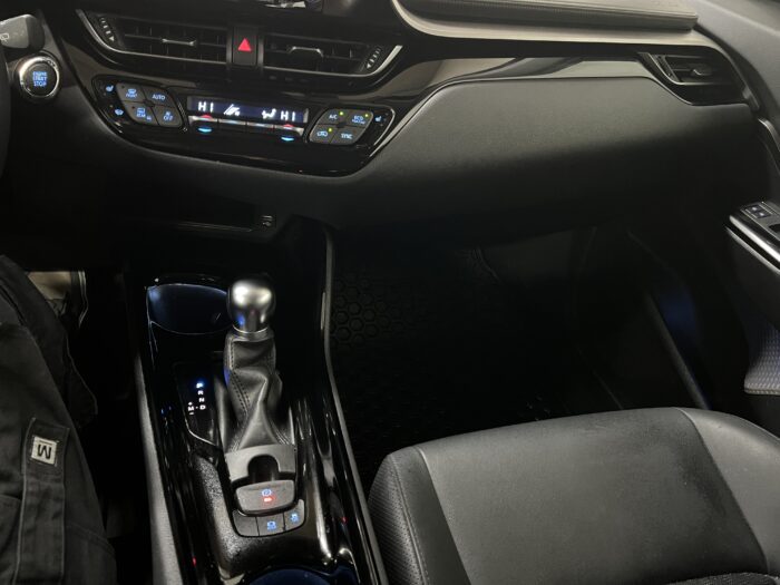 2021 Toyota C-HR LIMITED FWD"PENDING" - Image 17