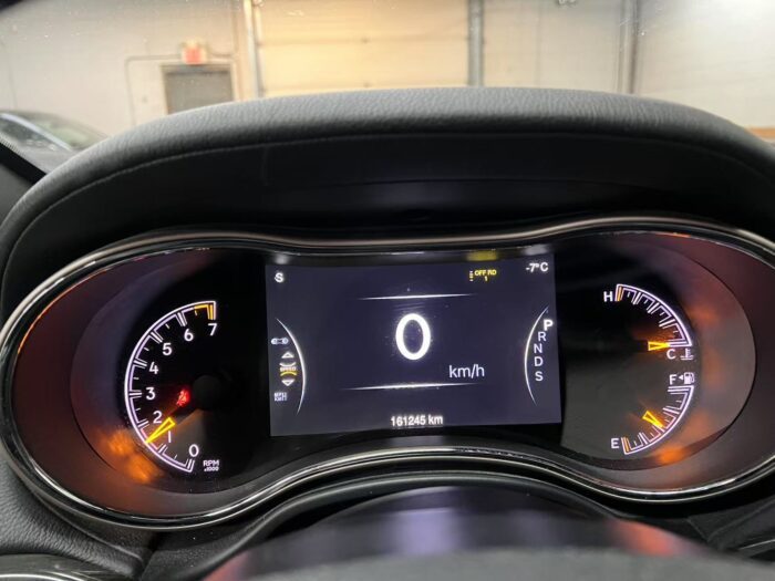 2014 Jeep Grand Cherokee 4WD 4dr Overland - Image 12