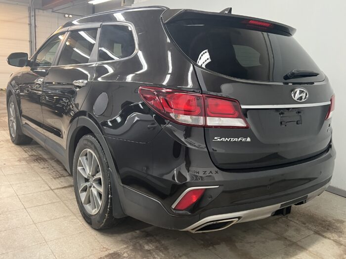 2017 Hyundai Santa Fe XL AWD 4dr Luxury 7 Seats"PENDING" - Image 3