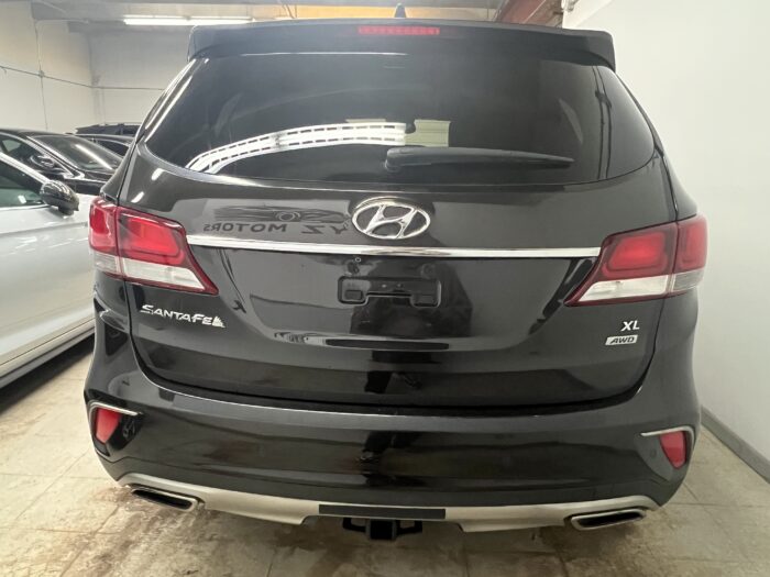 2017 Hyundai Santa Fe XL AWD 4dr Luxury 7 Seats"PENDING" - Image 4