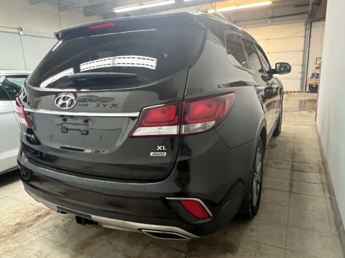 2017 Hyundai Santa Fe XL AWD 4dr Luxury 7 Seats"PENDING" - Image 5