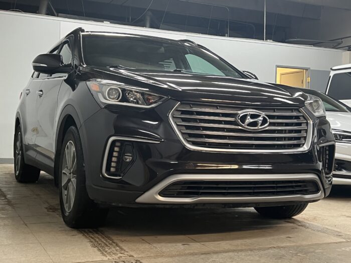2017 Hyundai Santa Fe XL AWD 4dr Luxury 7 Seats"PENDING" - Image 6
