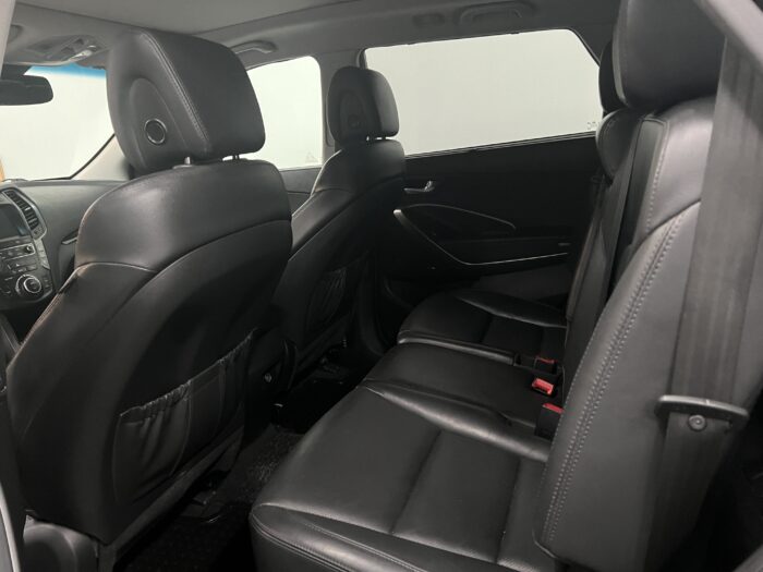 2017 Hyundai Santa Fe XL AWD 4dr Luxury 7 Seats"PENDING" - Image 8