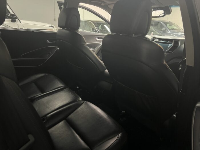 2017 Hyundai Santa Fe XL AWD 4dr Luxury 7 Seats"PENDING" - Image 9