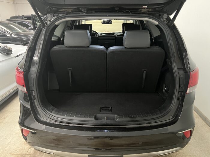 2017 Hyundai Santa Fe XL AWD 4dr Luxury 7 Seats"PENDING" - Image 12