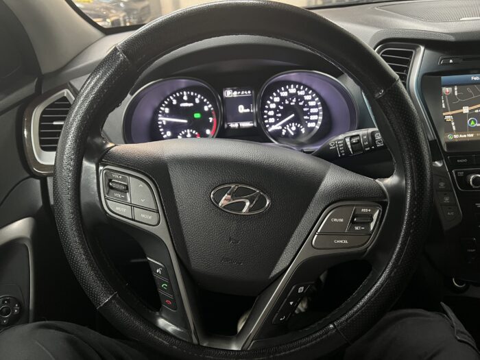2017 Hyundai Santa Fe XL AWD 4dr Luxury 7 Seats"PENDING" - Image 13