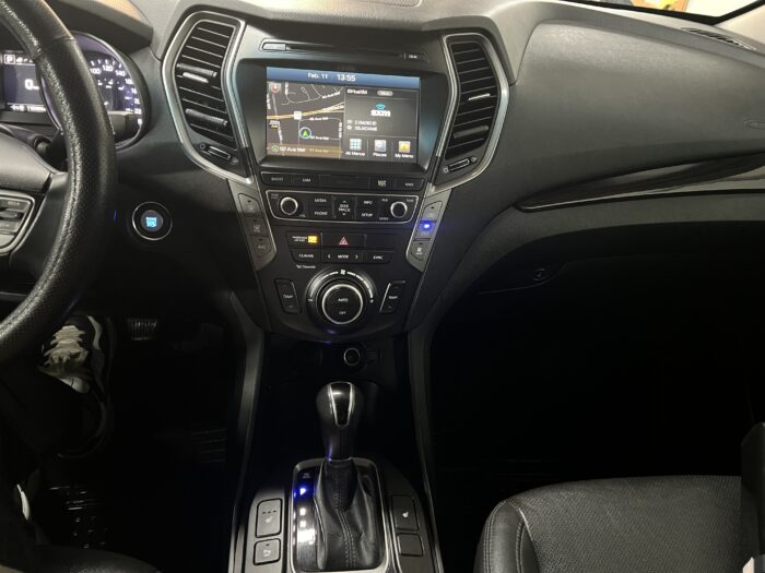 2017 Hyundai Santa Fe XL AWD 4dr Luxury 7 Seats"PENDING" - Image 14