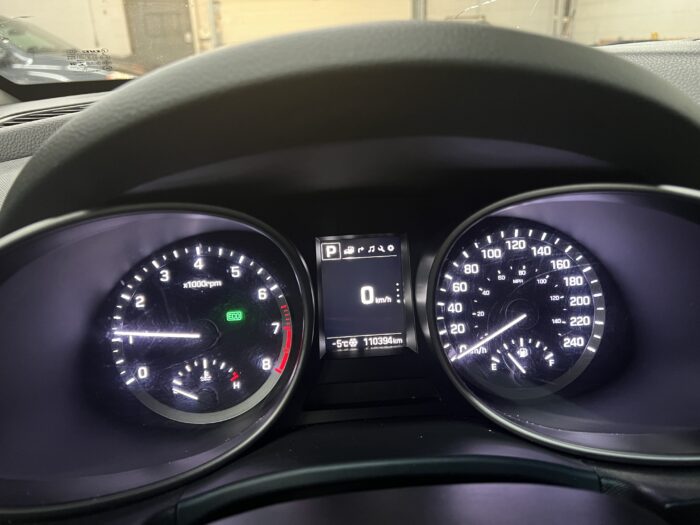 2017 Hyundai Santa Fe XL AWD 4dr Luxury 7 Seats"PENDING" - Image 19