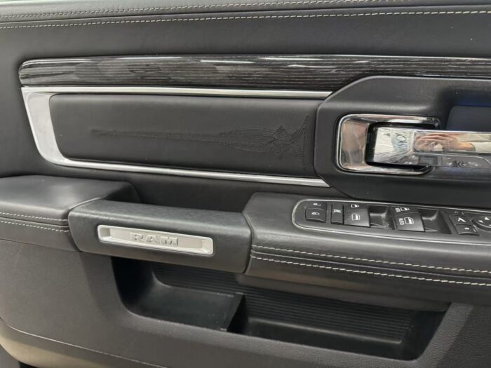 2017 Ram 1500 4WD Crew Cab 140.5" Limited - Image 9