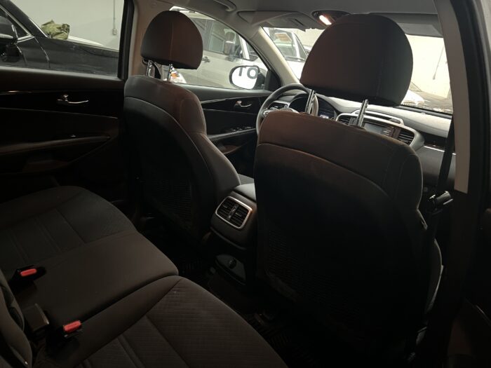 2018 KIA SORENTO LX“PENDING” - Image 9