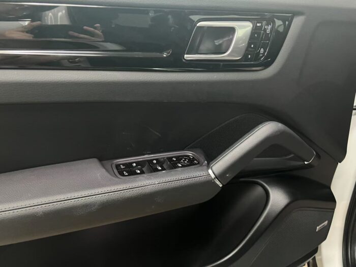 2021 PORSCHE CAYENNE - Image 18