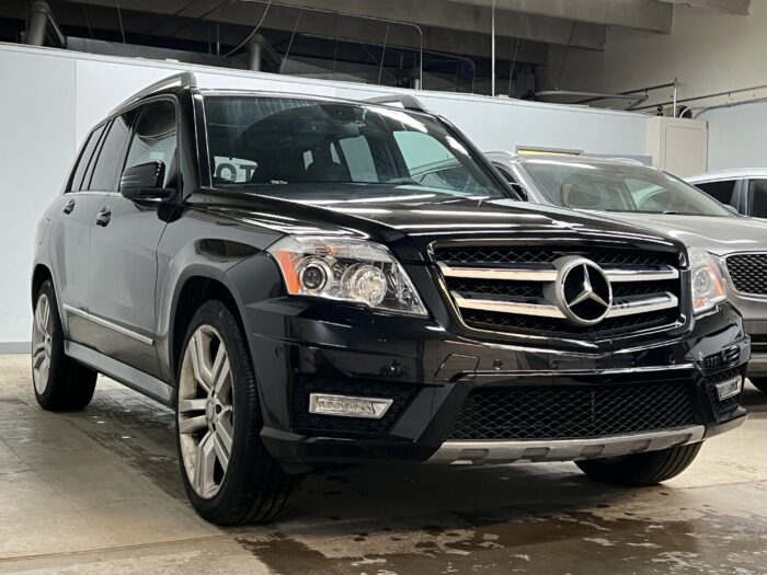 2012 Mercedes Benz GLK350 4MATIC - Image 2