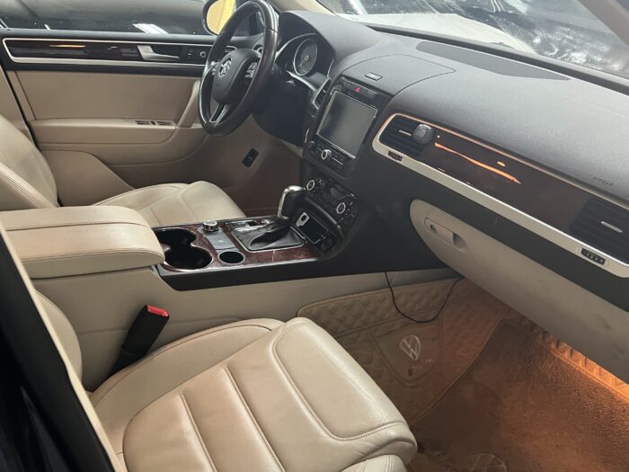 2012 VOLKSWAGEN TOUAREG TDI"PENDING" - Image 7