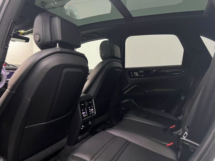 2021 PORSCHE CAYENNE - Image 11